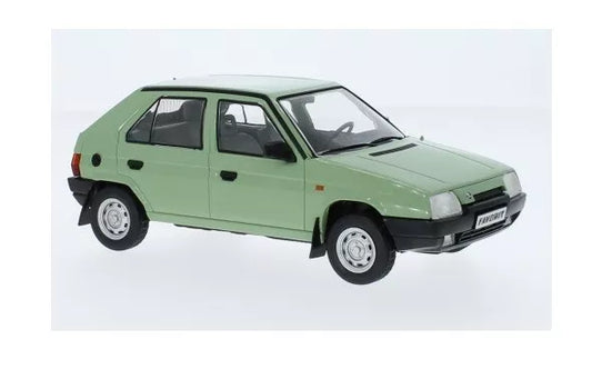 Skoda Favorit Light Green 1987 1:24 Whitebox